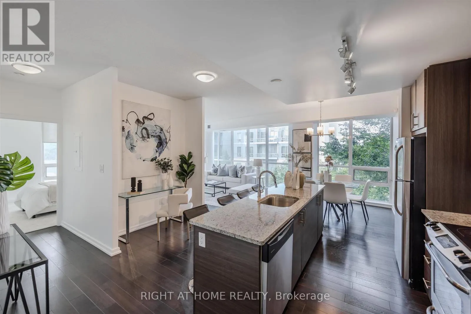 206 - 70 FOREST MANOR ROAD