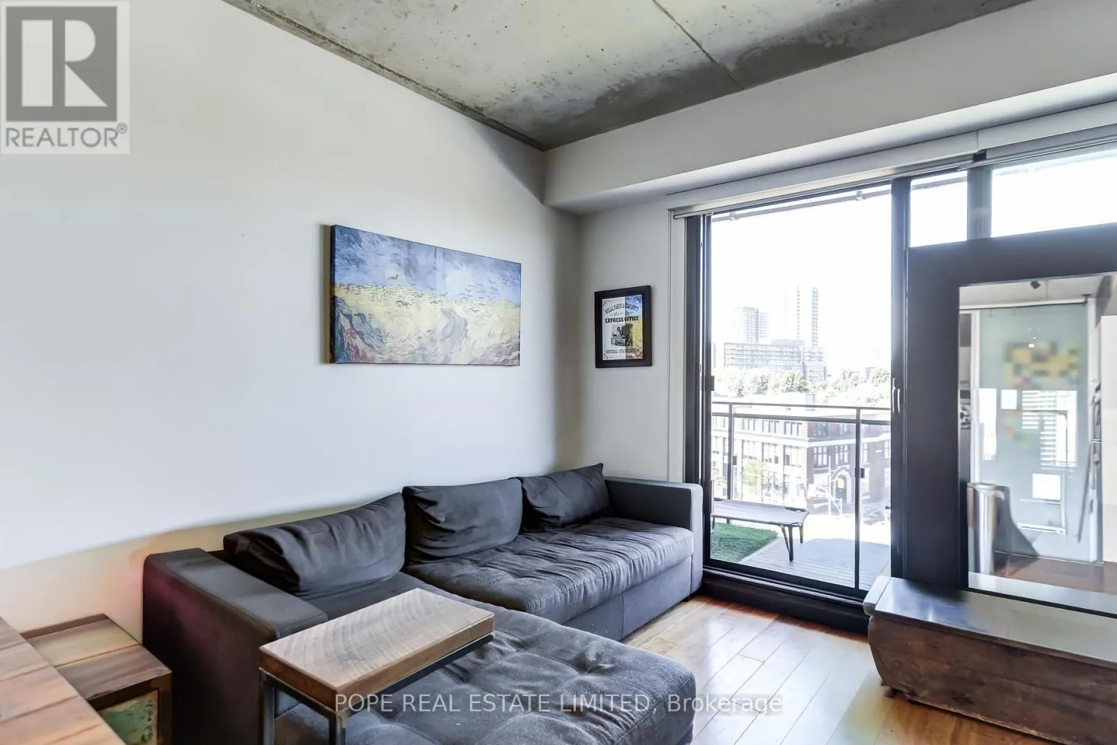 719 - 51 TROLLEY CRESCENT