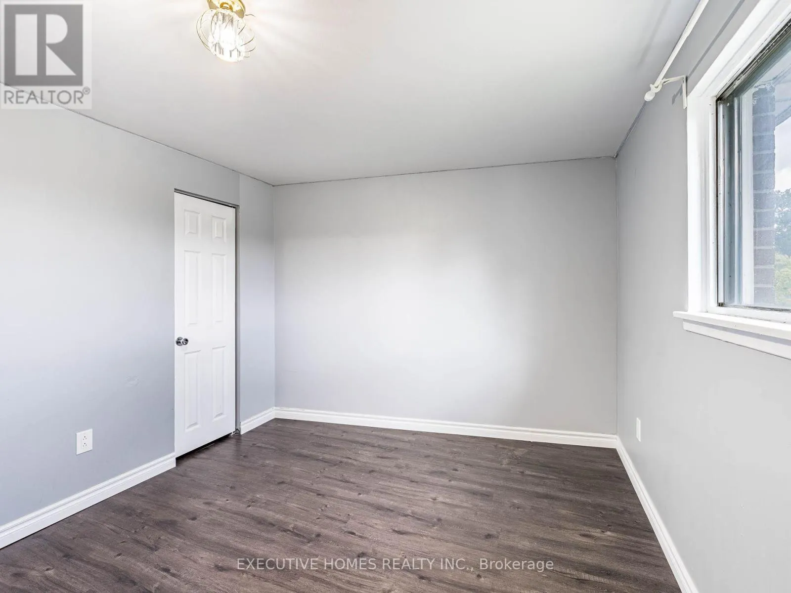 210 - 55 RAMEAU DRIVE E