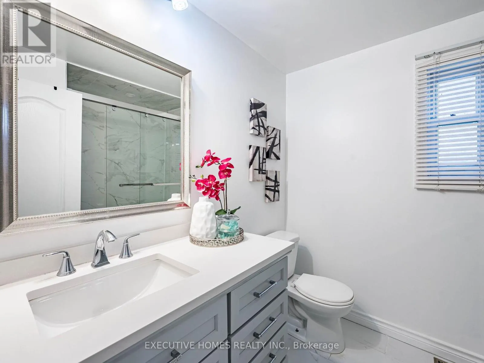 210 - 55 RAMEAU DRIVE E