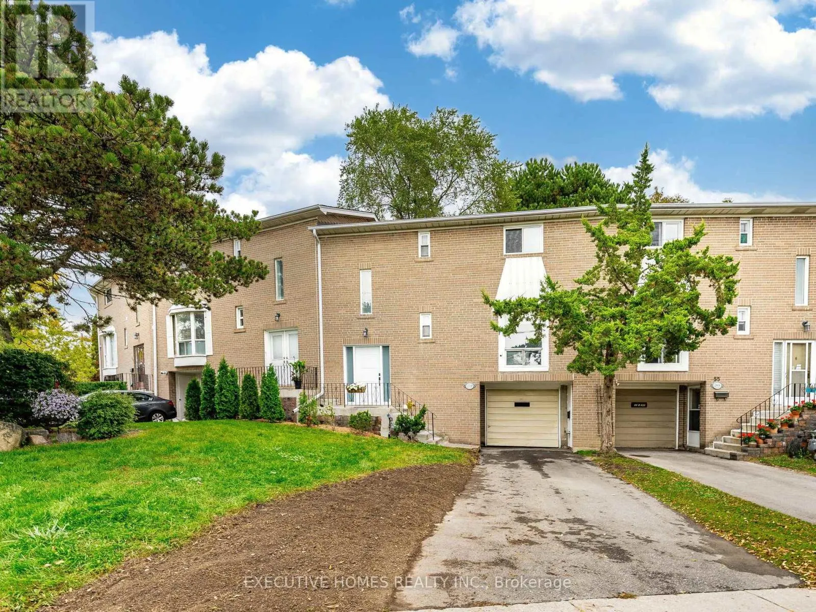 210 - 55 RAMEAU DRIVE E