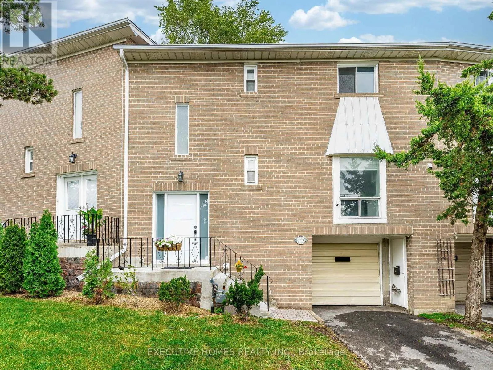 210 - 55 RAMEAU DRIVE E