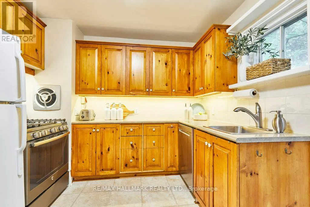 437 DAVISVILLE AVENUE