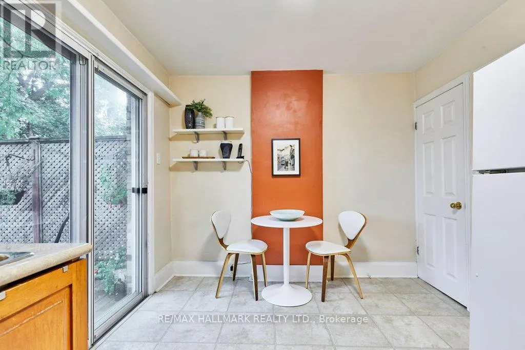 437 DAVISVILLE AVENUE