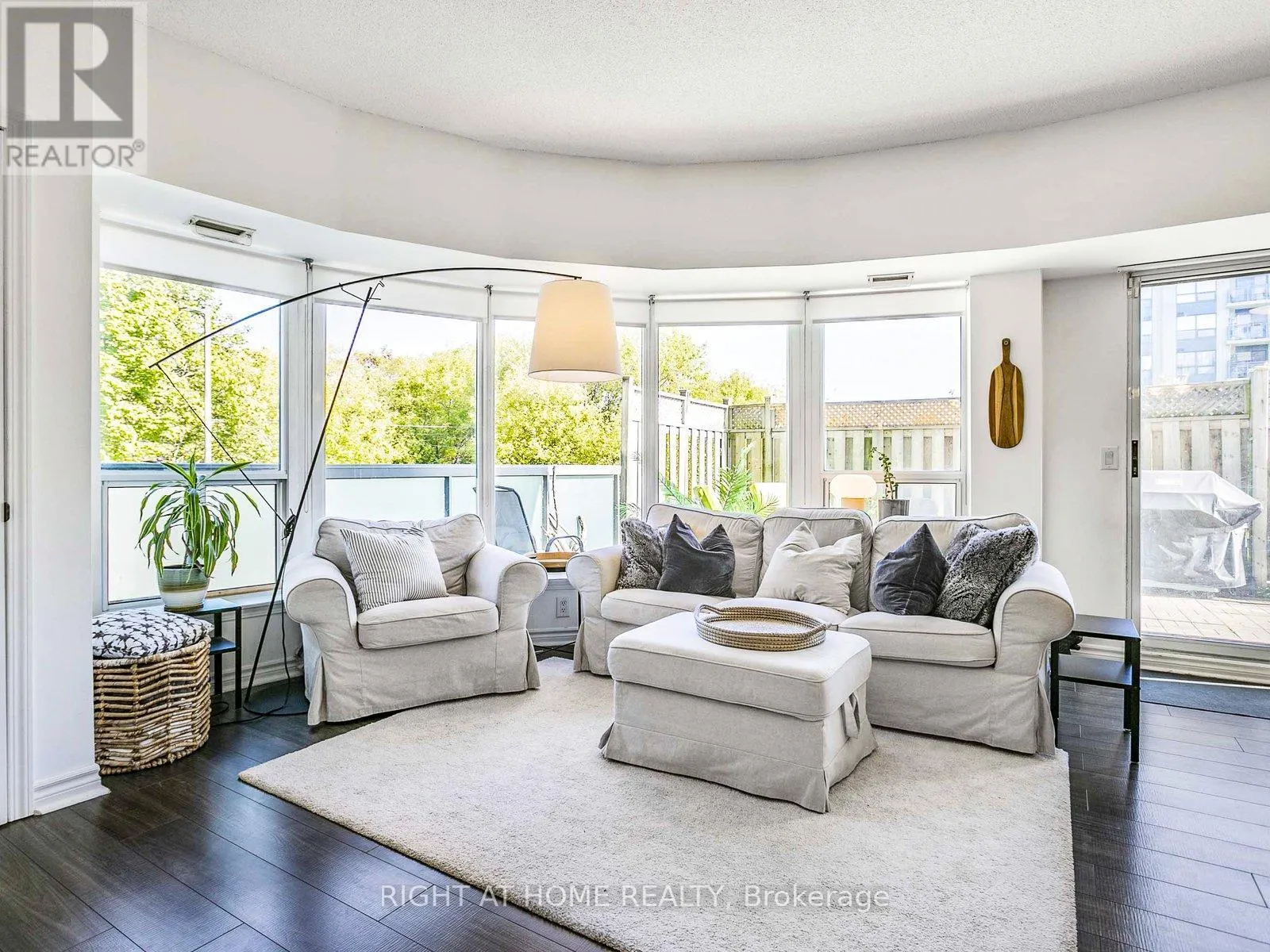 103 - 890 SHEPPARD AVENUE W