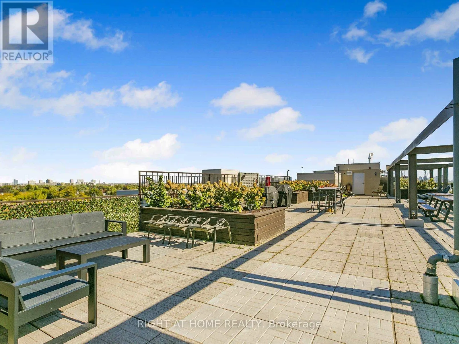 103 - 890 SHEPPARD AVENUE W