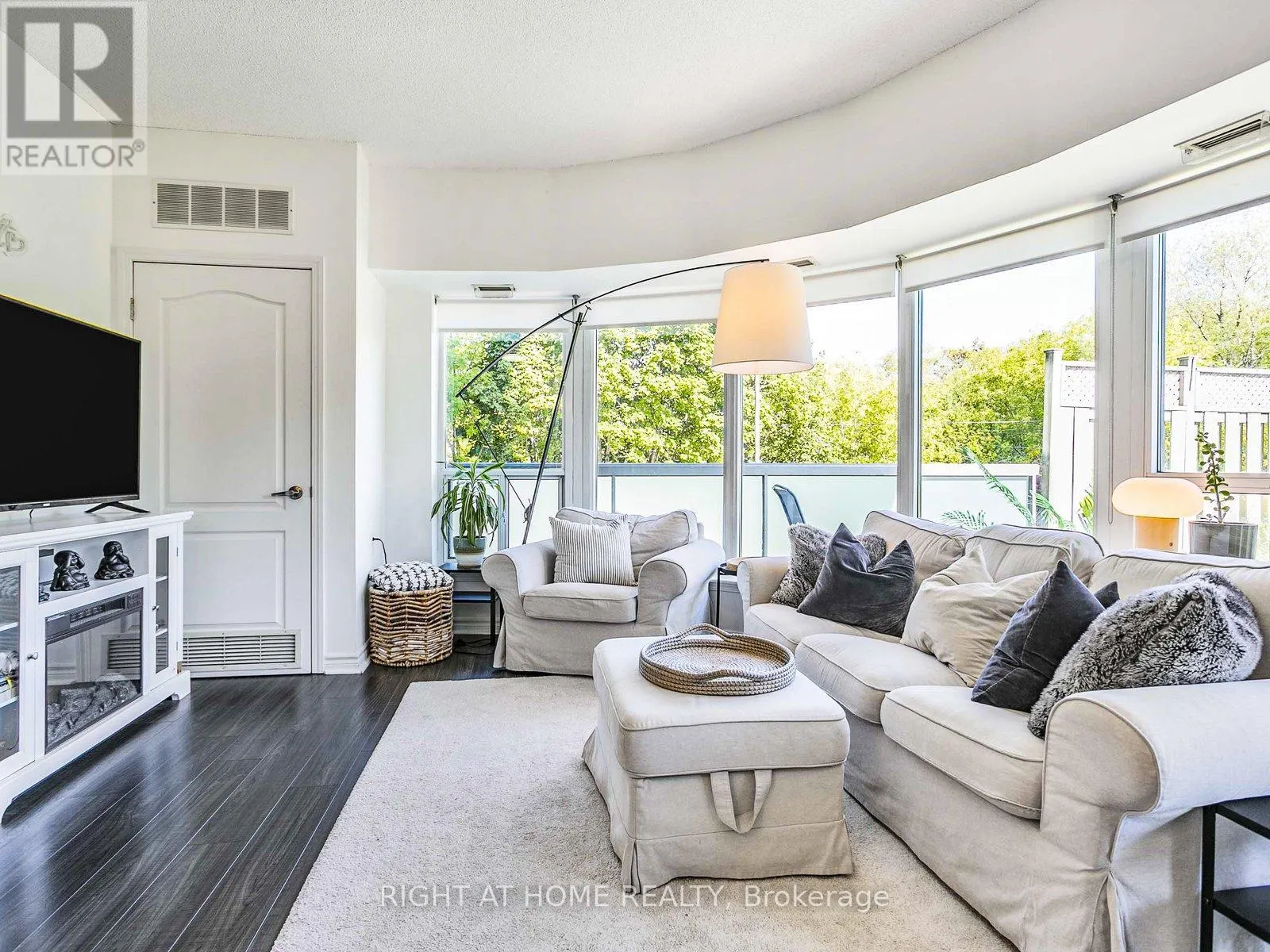 103 - 890 SHEPPARD AVENUE W