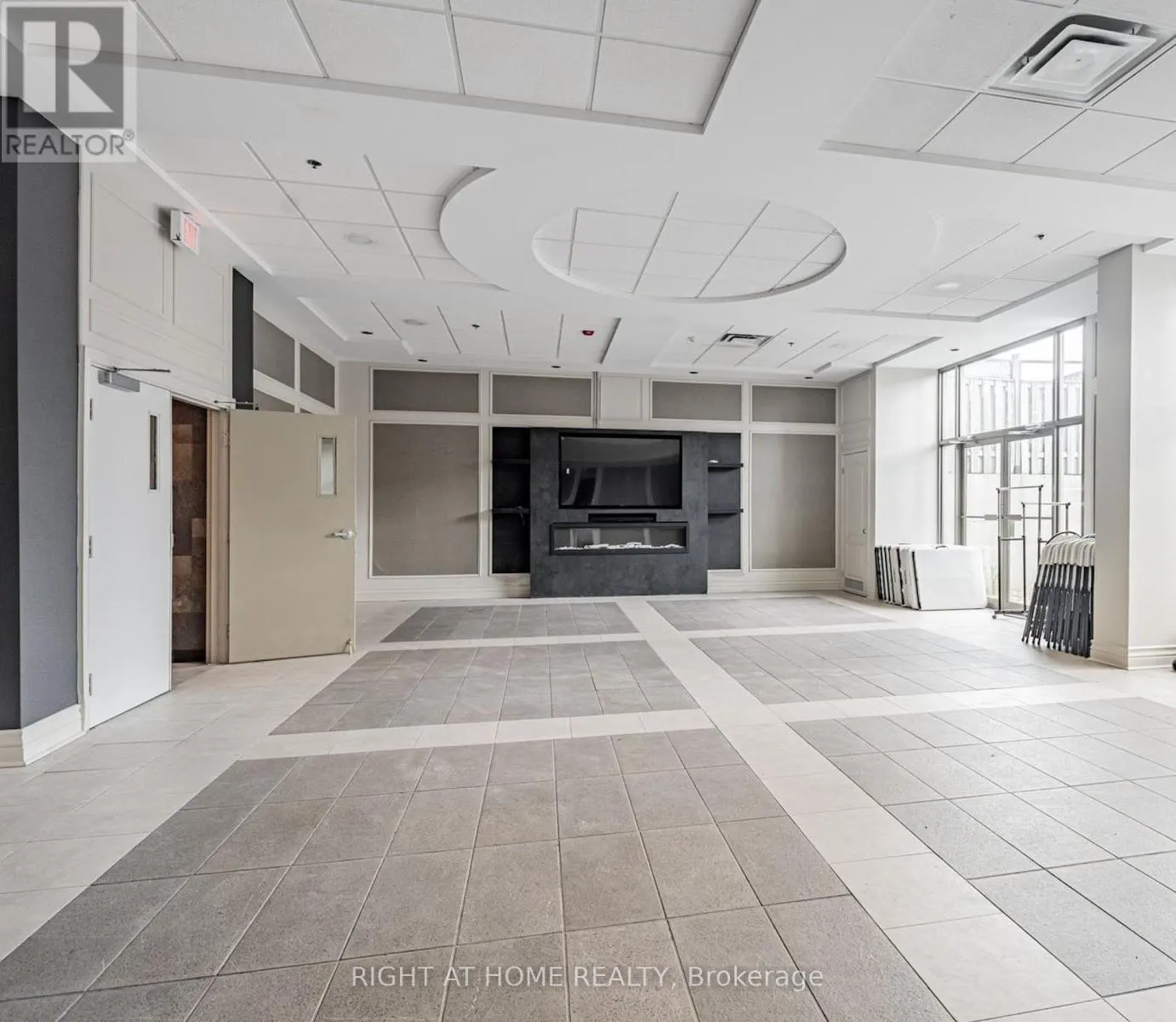 103 - 890 SHEPPARD AVENUE W