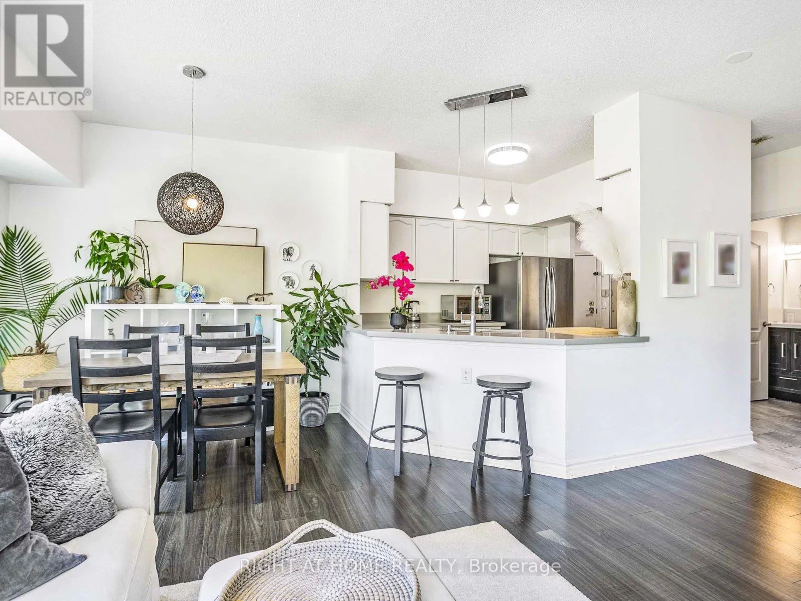 103 - 890 SHEPPARD AVENUE W