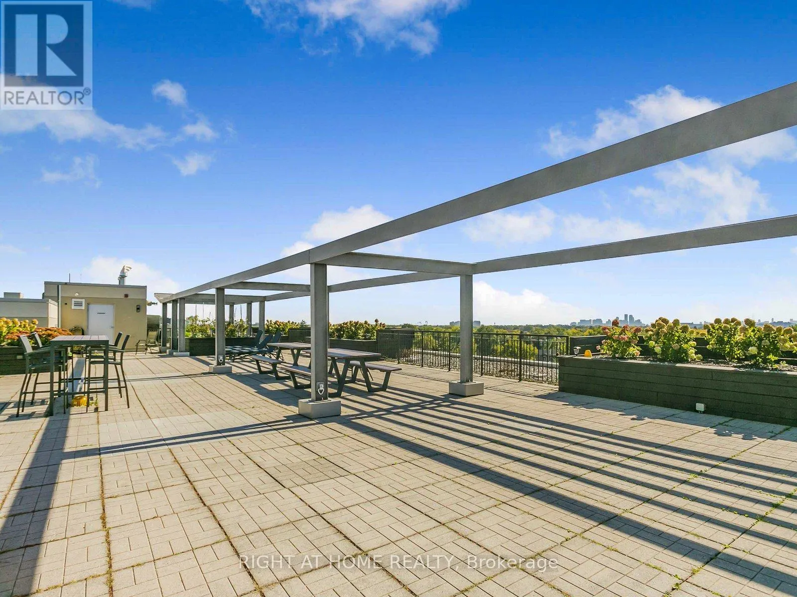 103 - 890 SHEPPARD AVENUE W