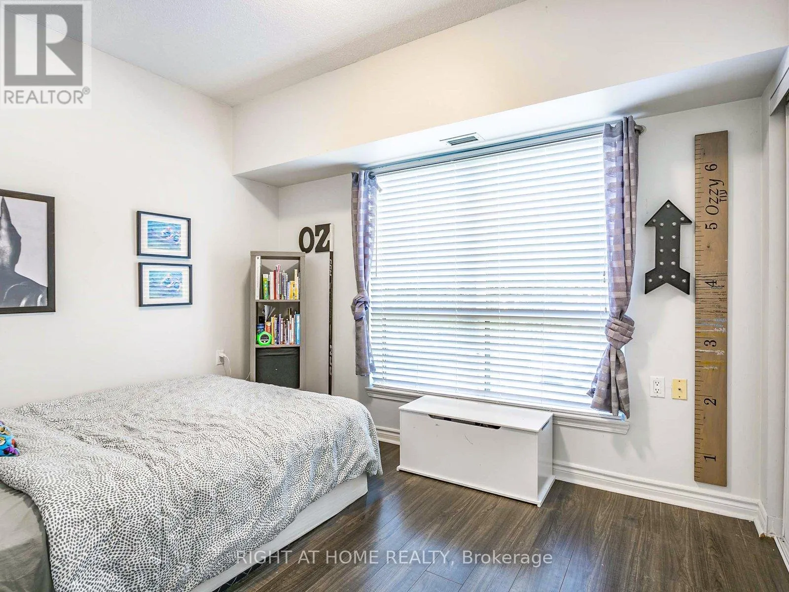 103 - 890 SHEPPARD AVENUE W