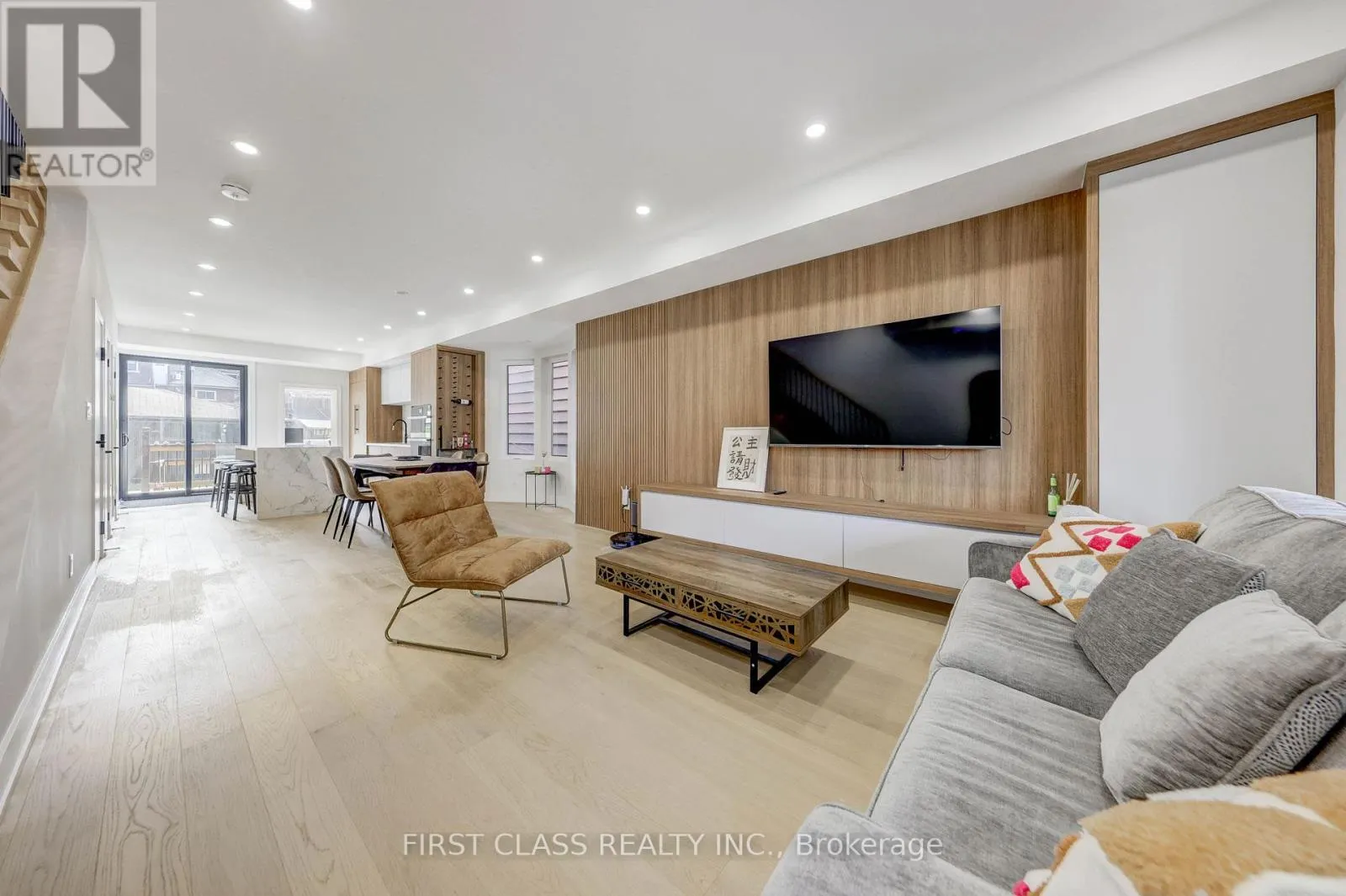 431 ROXTON ROAD