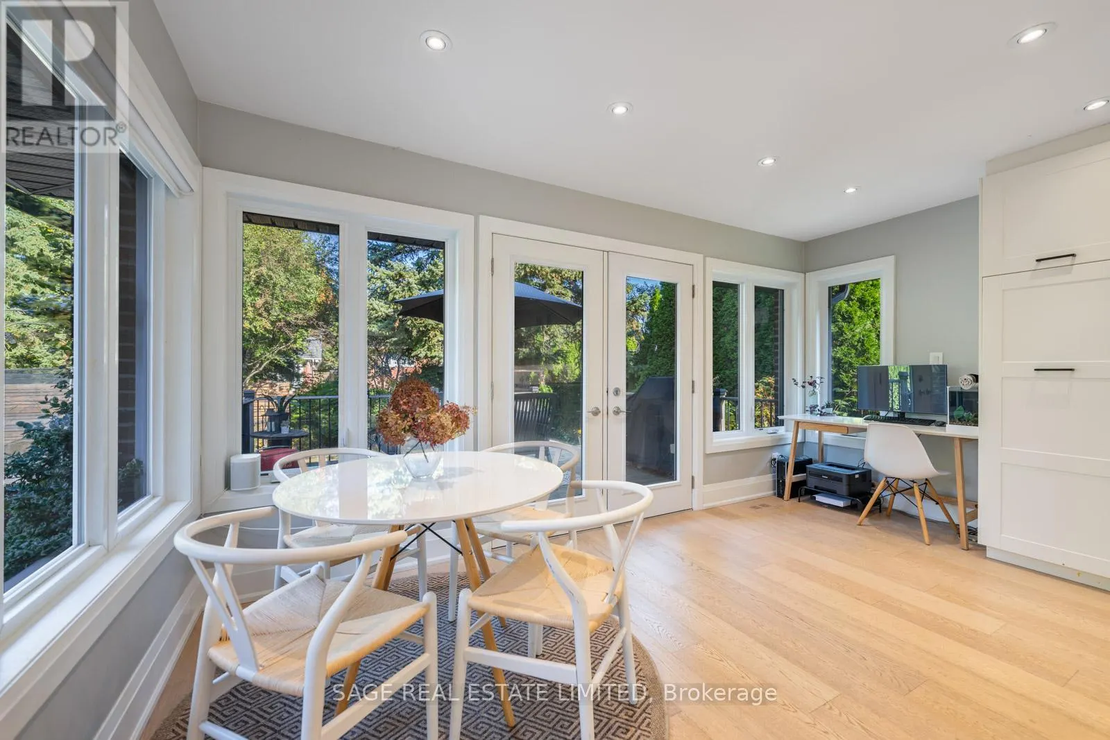 10 LIONEL HEIGHTS CRESCENT