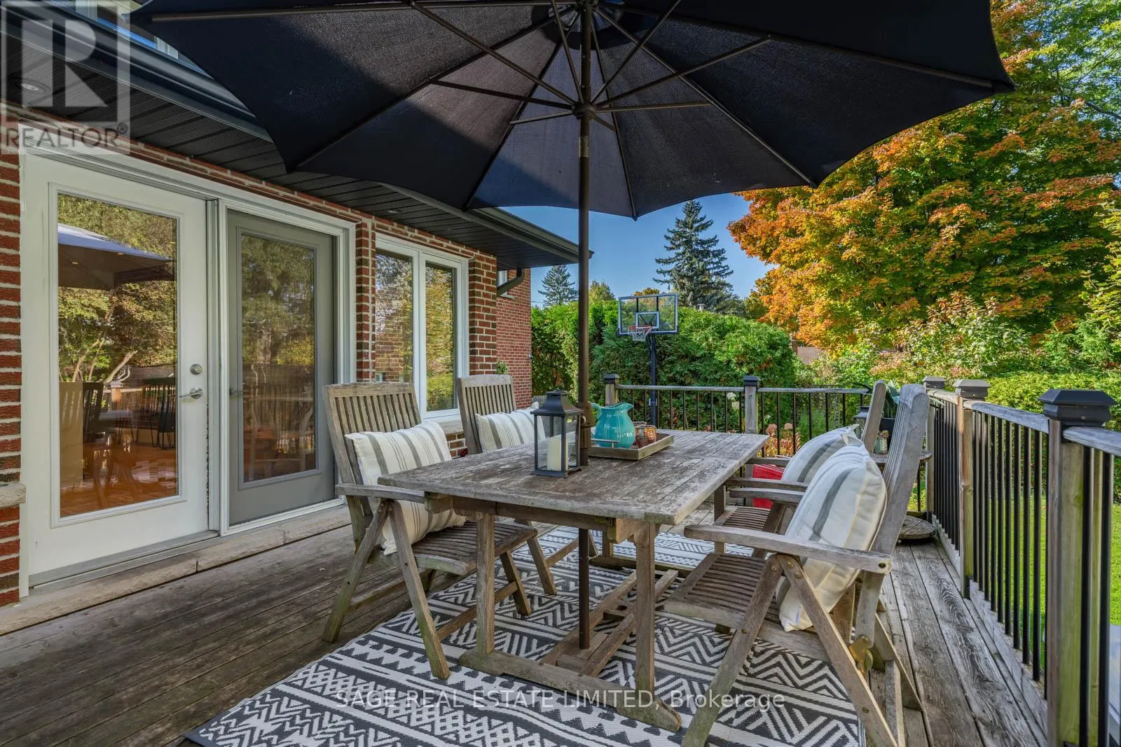 10 LIONEL HEIGHTS CRESCENT