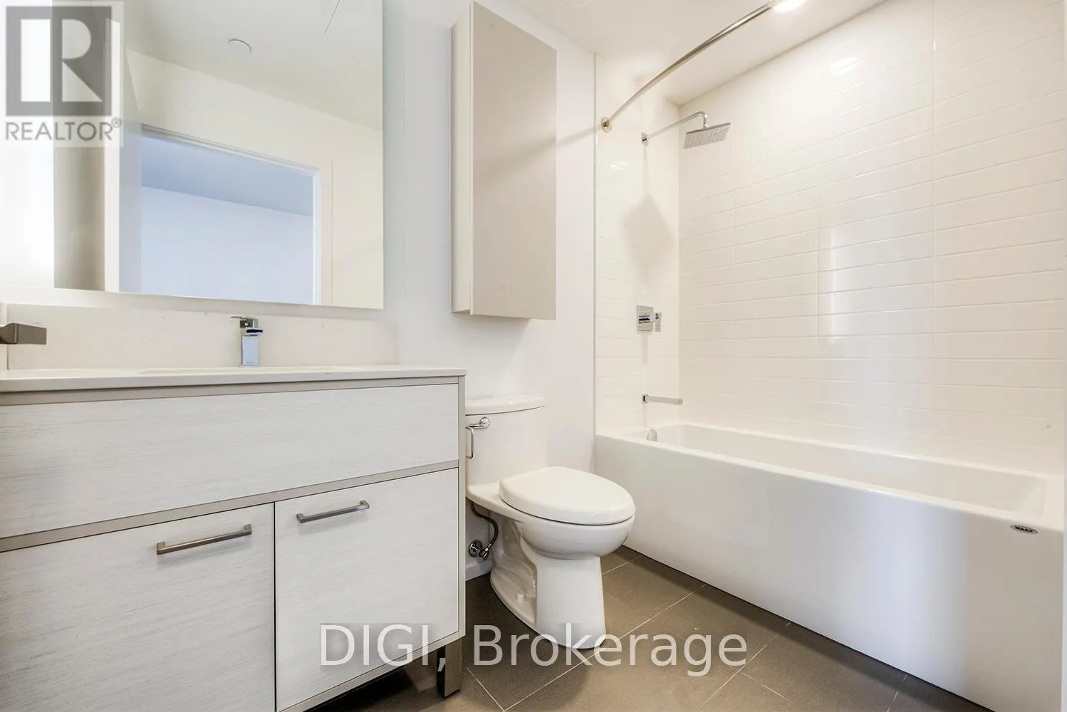 4305 - 55 GERRARD STREET W