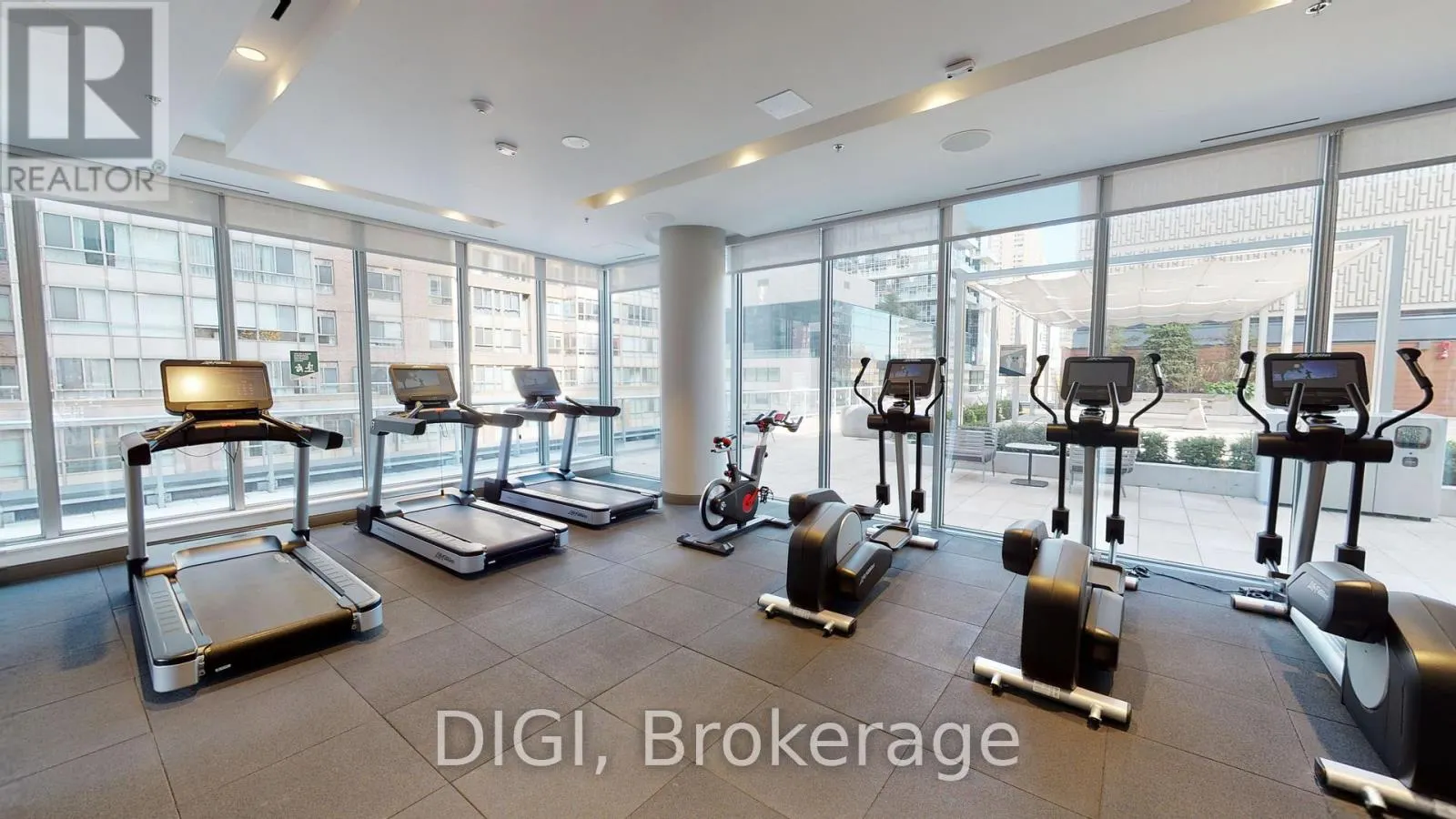 4305 - 55 GERRARD STREET W