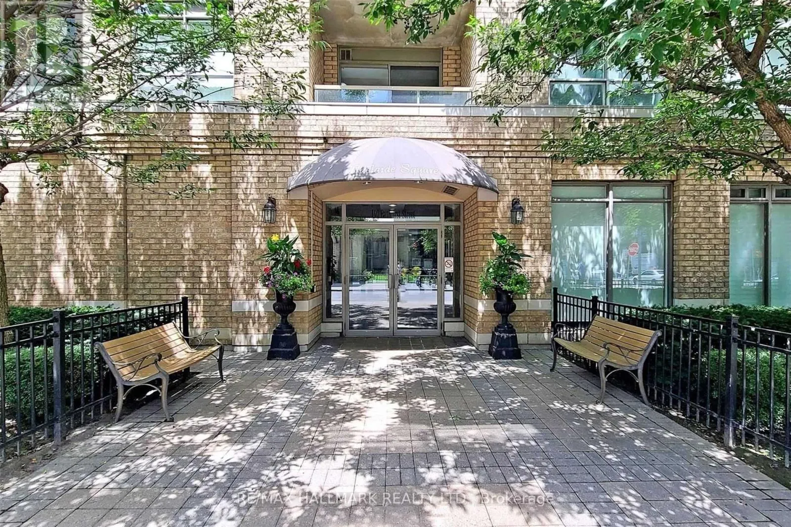 408 - 140 BATHURST STREET