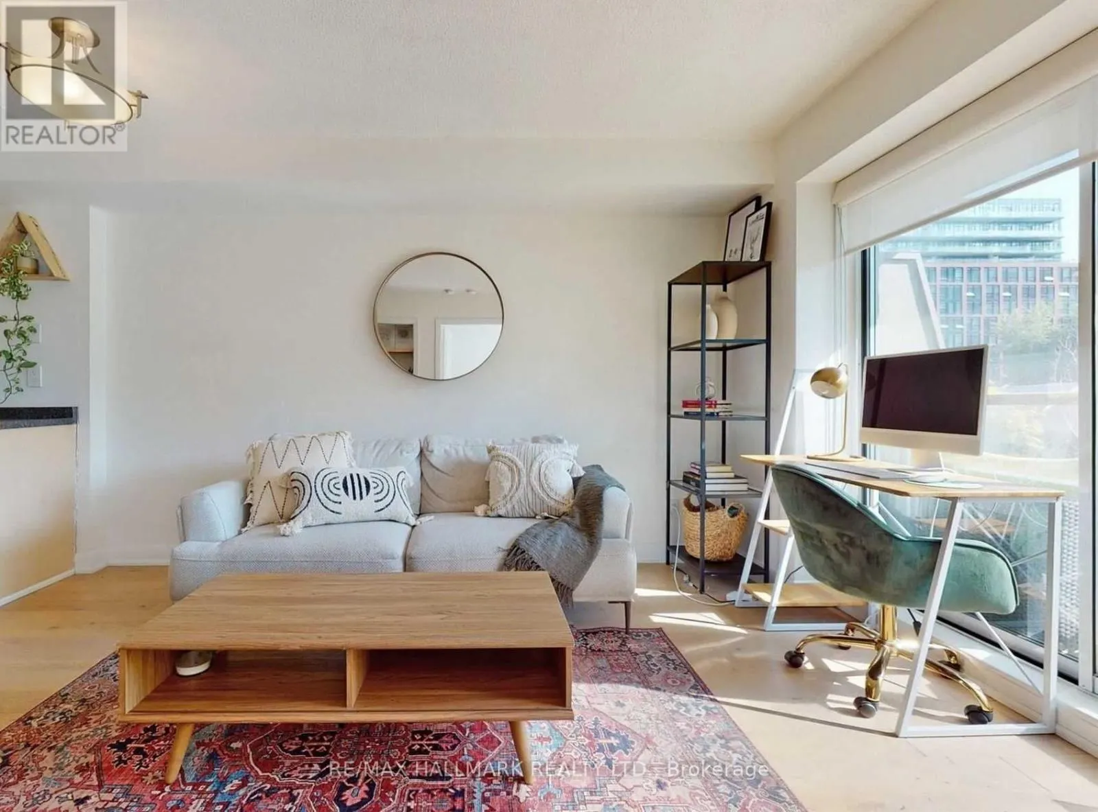 408 - 140 BATHURST STREET