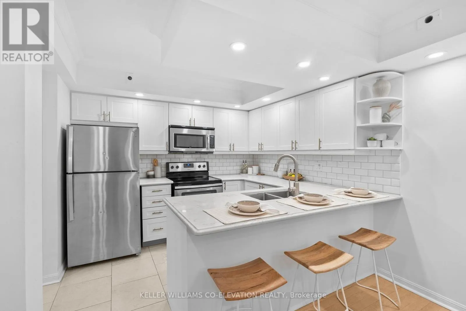 1102 - 11 SHANK STREET