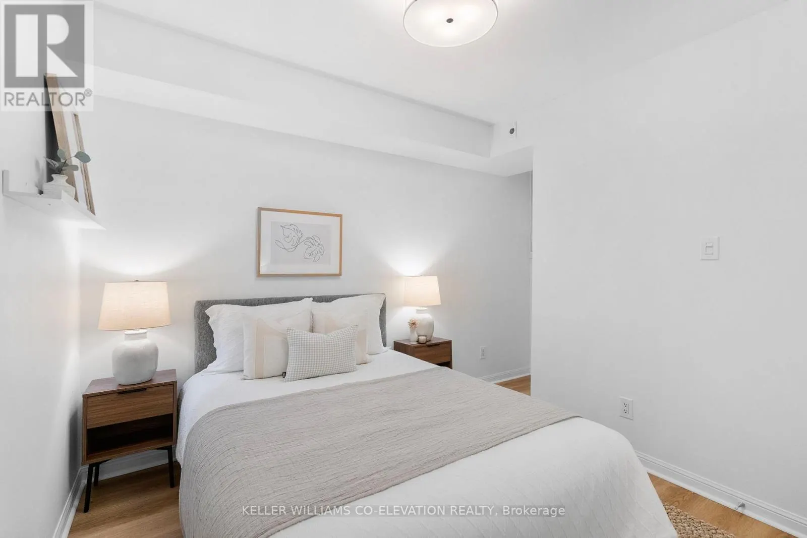 1102 - 11 SHANK STREET