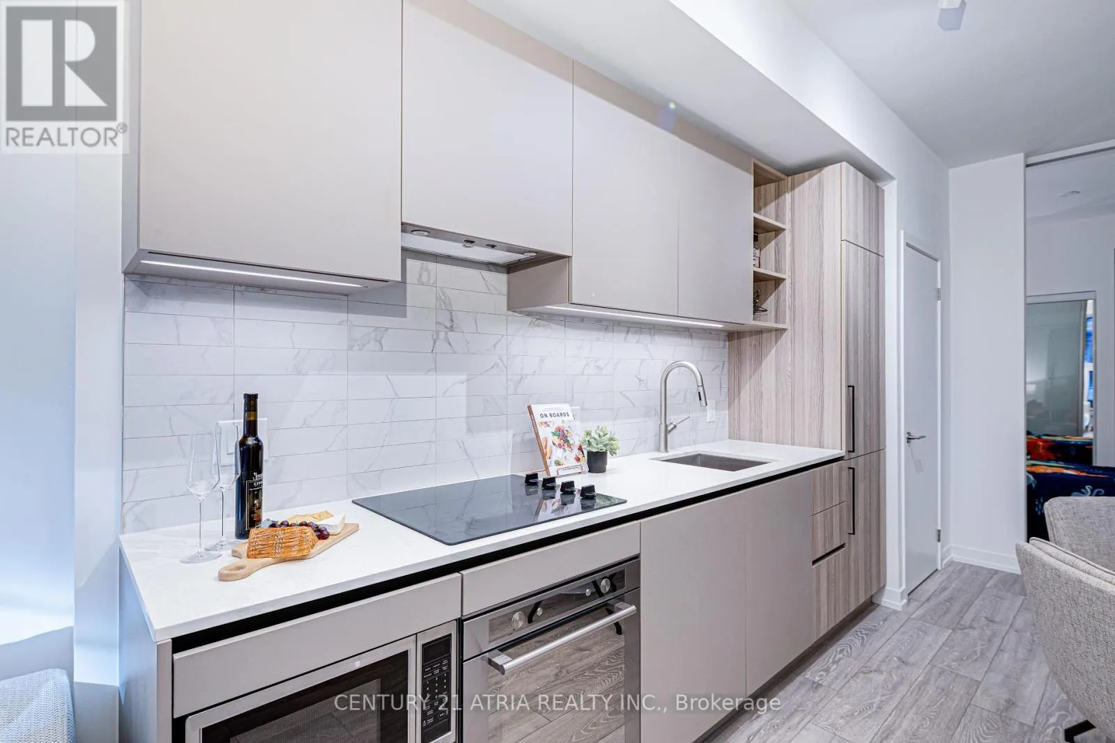 308 - 55 MERCER STREET