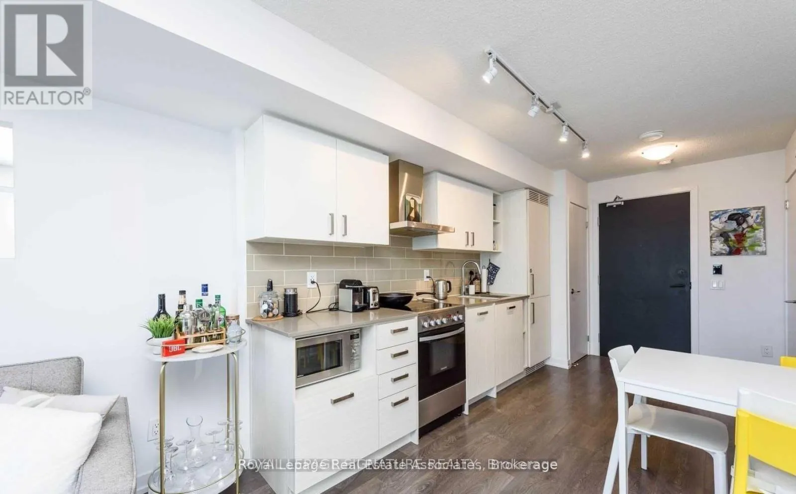 1602 - 125 REDPATH AVENUE