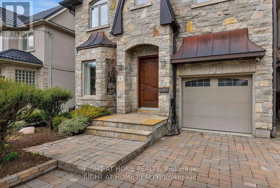 8 RUTHERGLEN ROAD