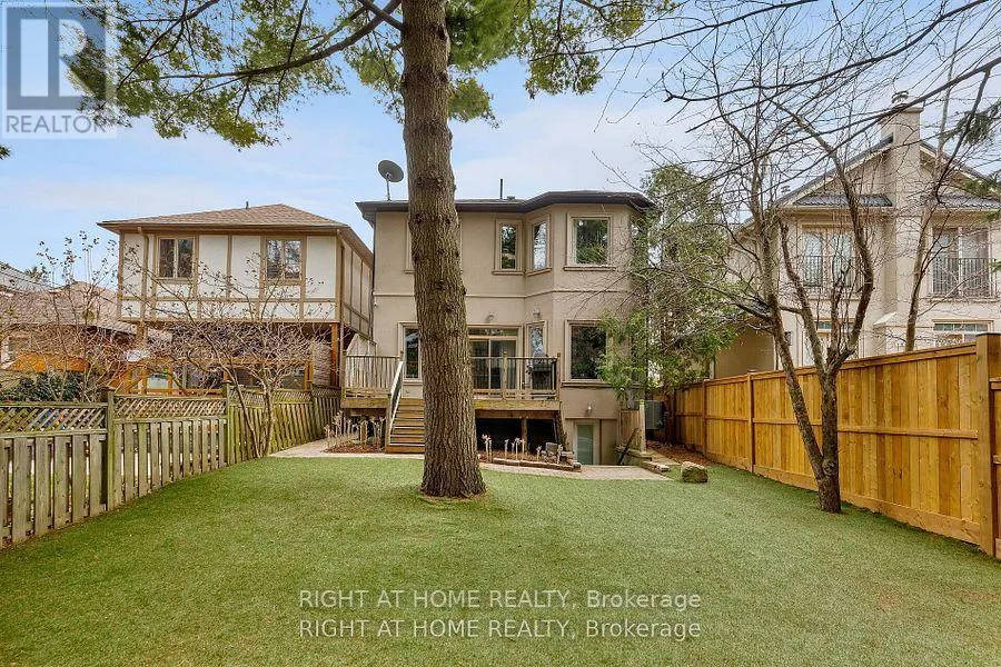 8 RUTHERGLEN ROAD