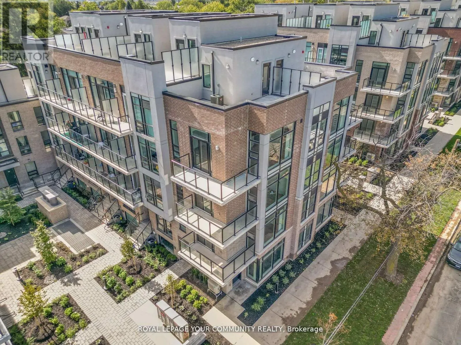 3RD - 11-851 SHEPPARD AVENUE
