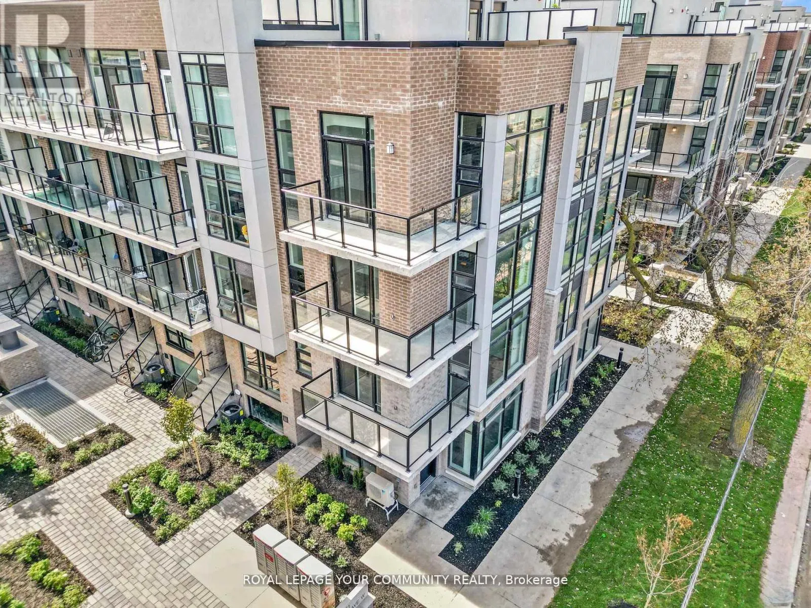 3RD - 11-851 SHEPPARD AVENUE