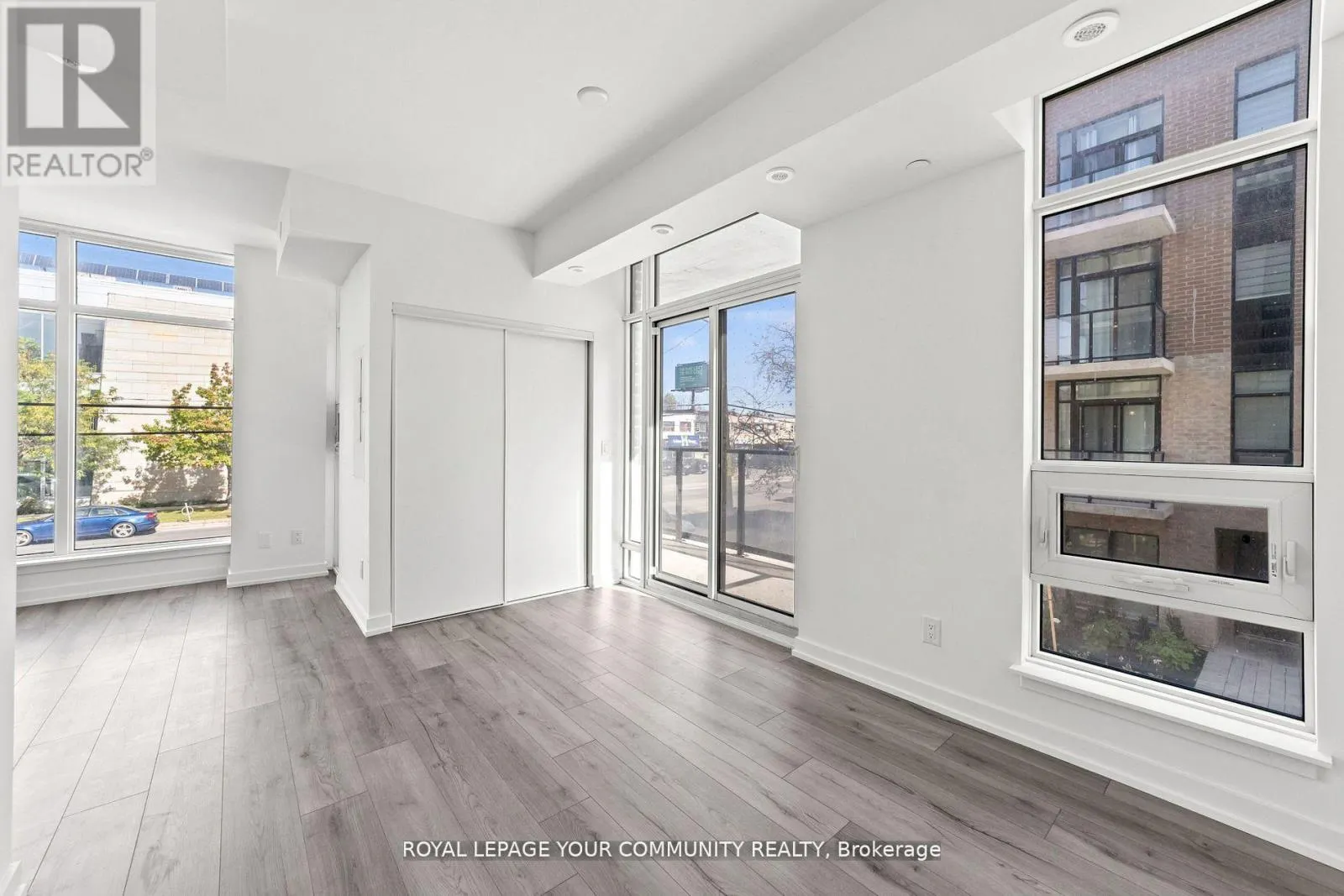 3RD - 11-851 SHEPPARD AVENUE