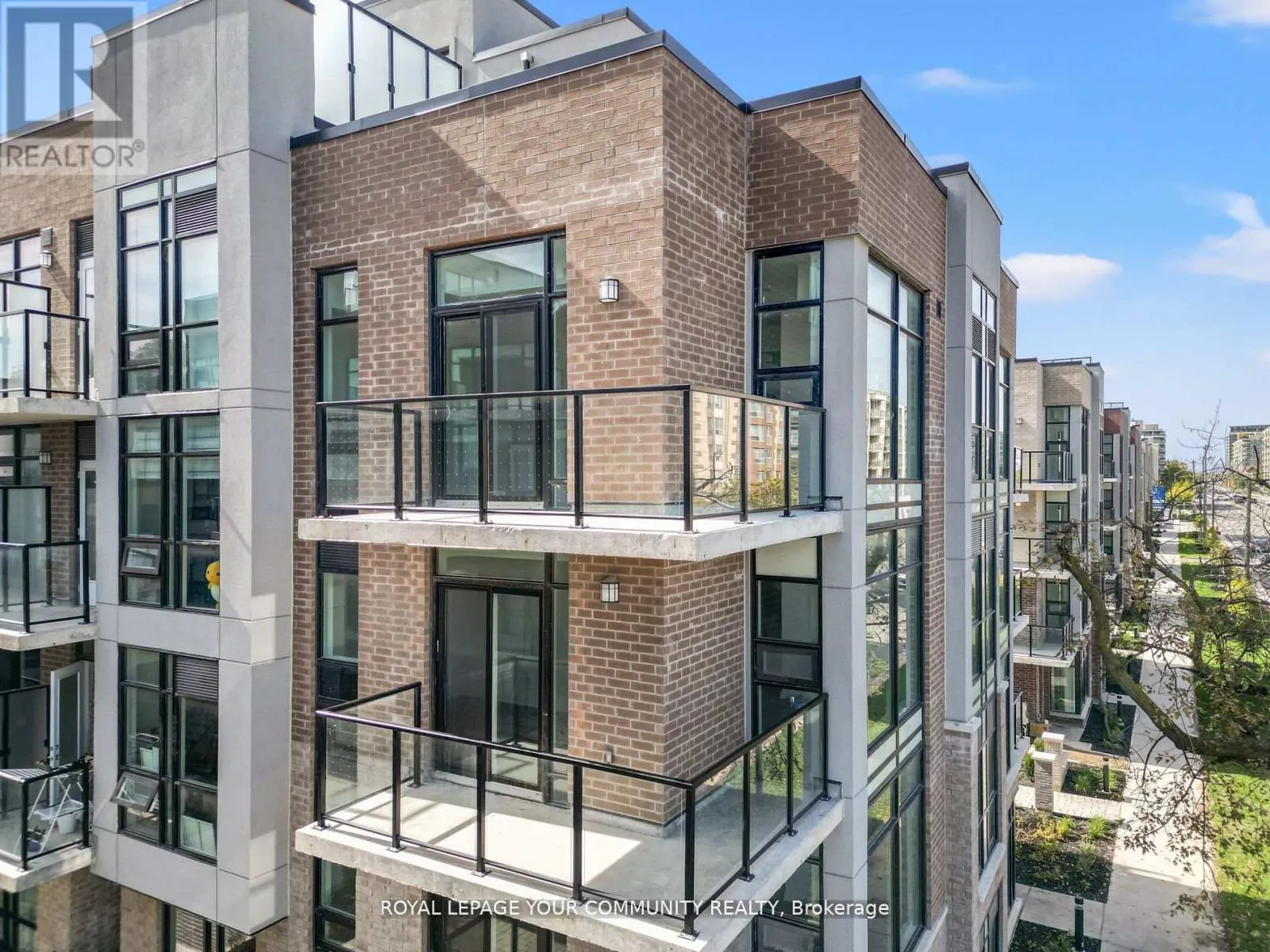 3RD - 11-851 SHEPPARD AVENUE