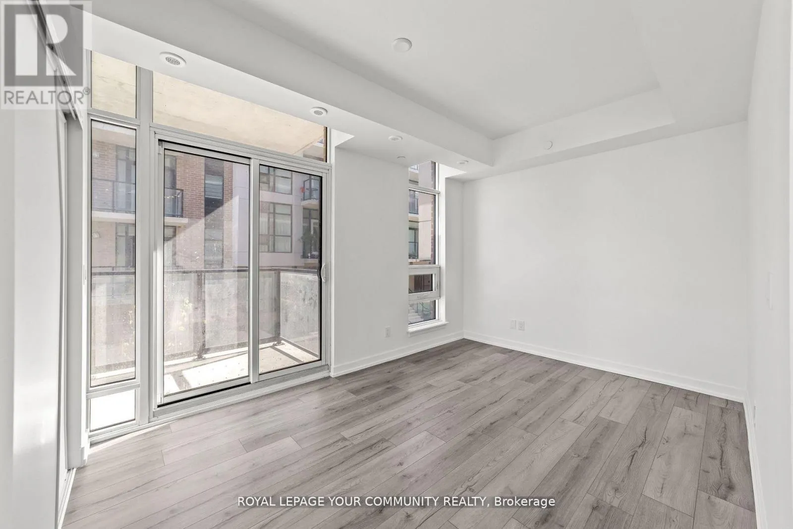 3RD - 11-851 SHEPPARD AVENUE