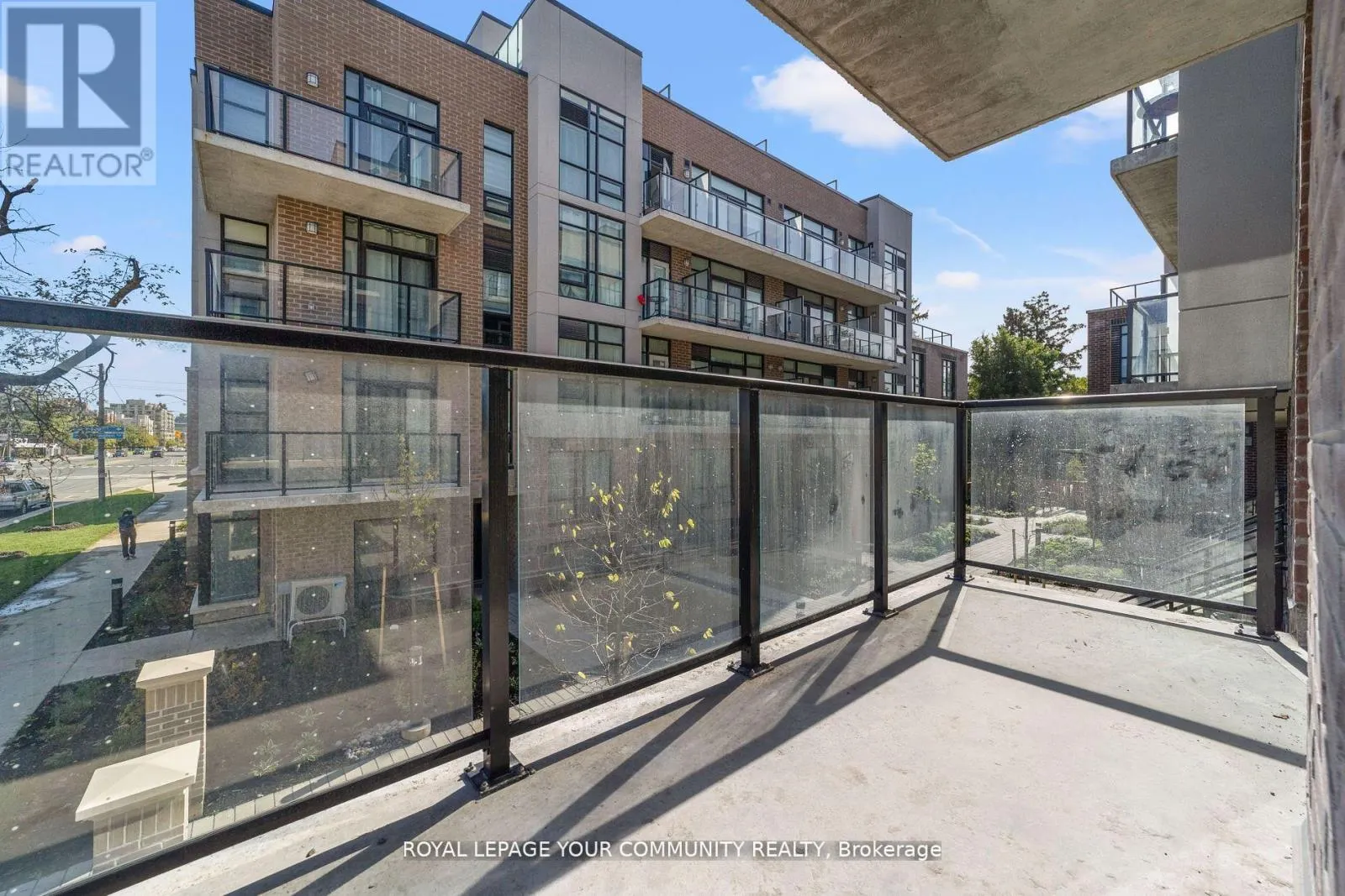 3RD - 11-851 SHEPPARD AVENUE