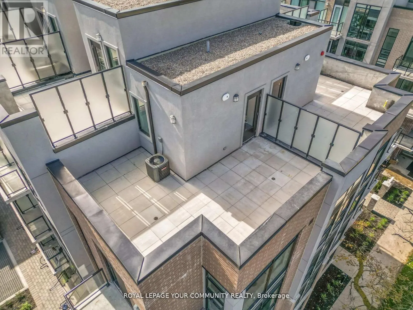 3RD - 11-851 SHEPPARD AVENUE