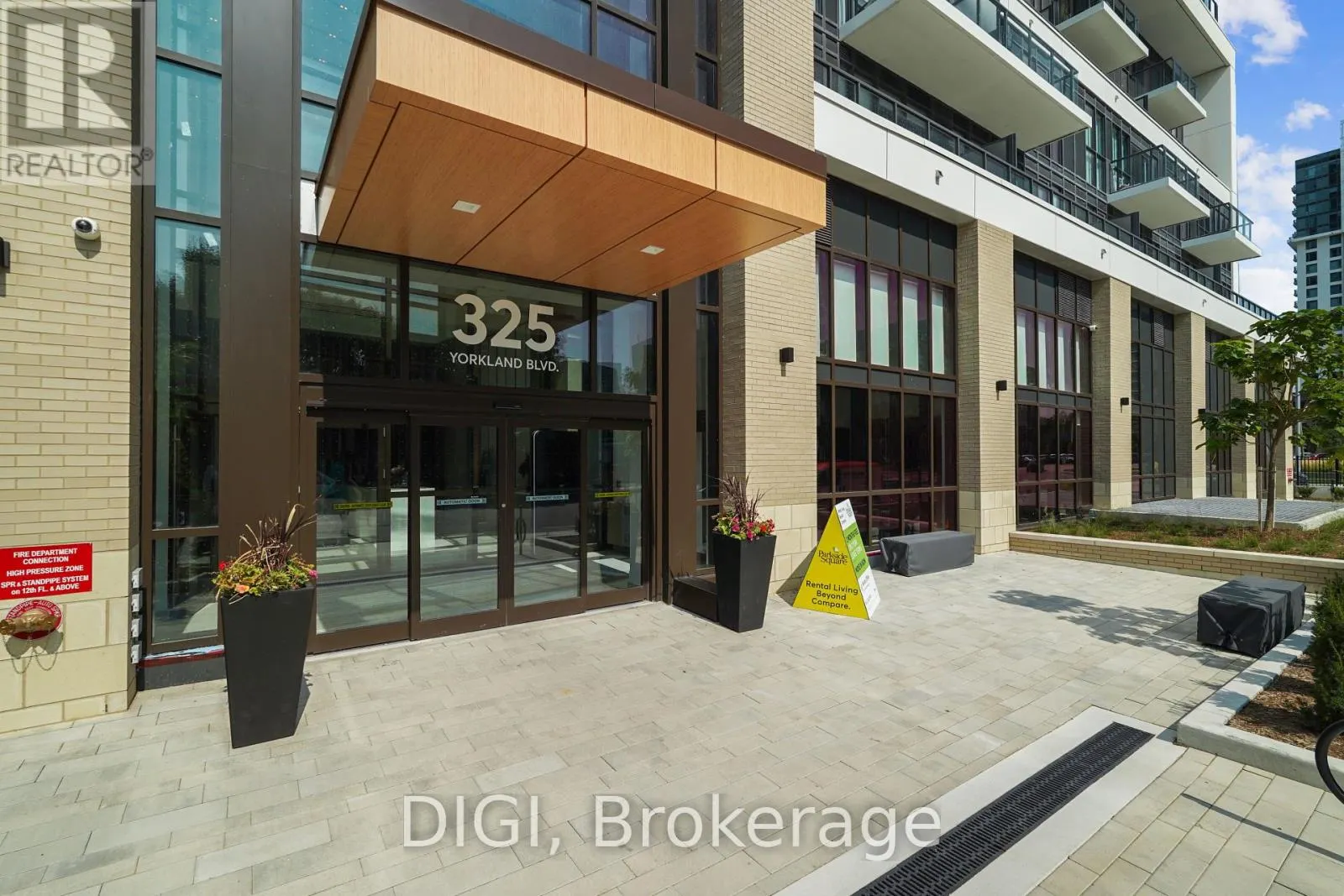 212 - 325 YORKLAND BOULEVARD