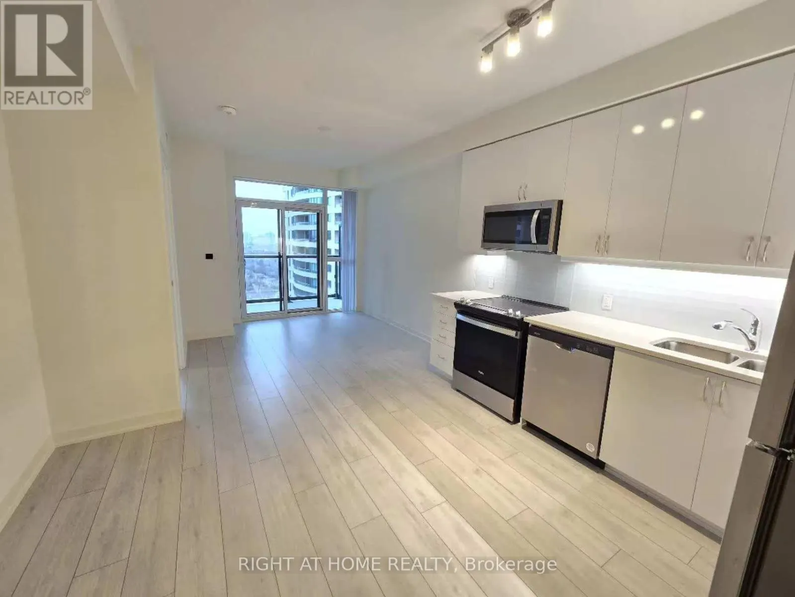 2201 - 4955 YONGE STREET