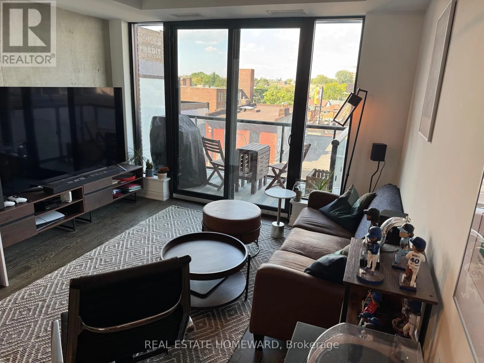 501 - 608 RICHMOND STREET W