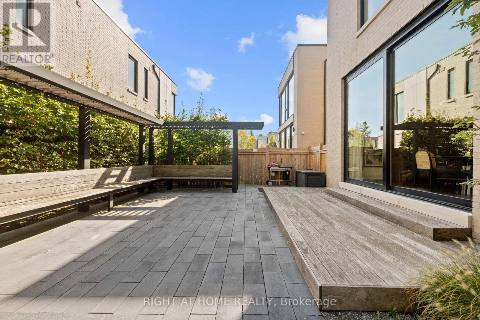 15 FAIRMEADOW AVENUE