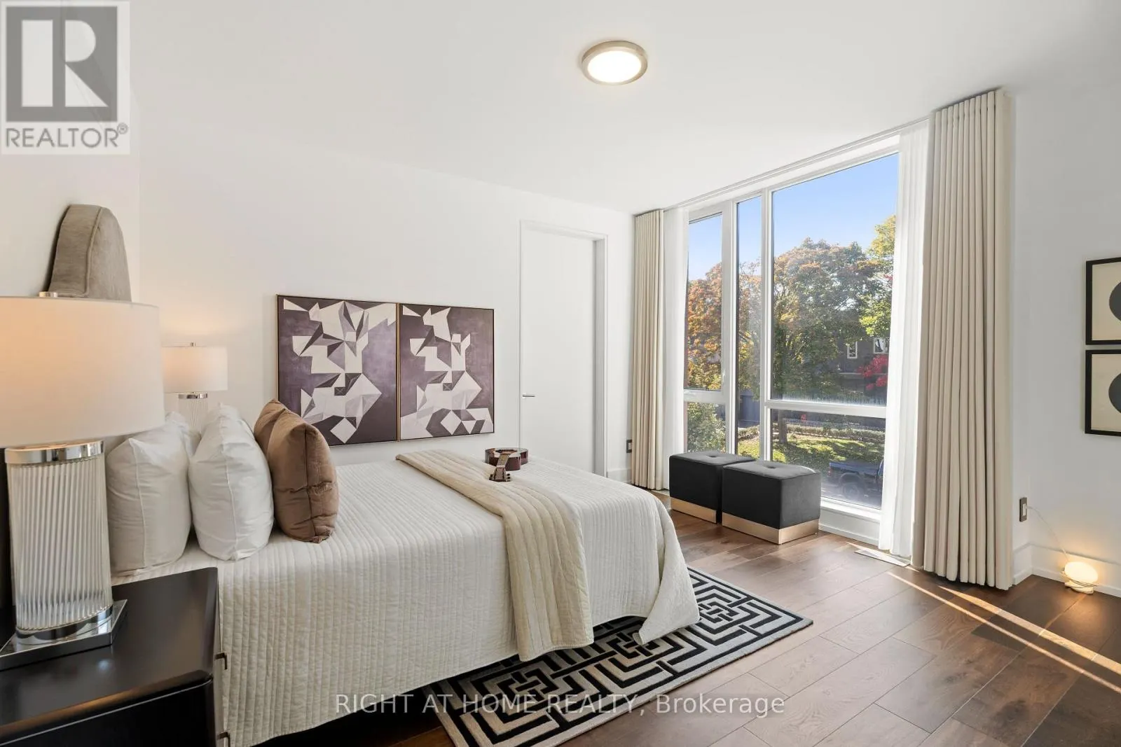 15 FAIRMEADOW AVENUE