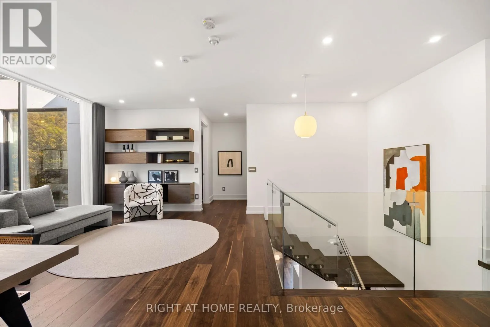 15 FAIRMEADOW AVENUE