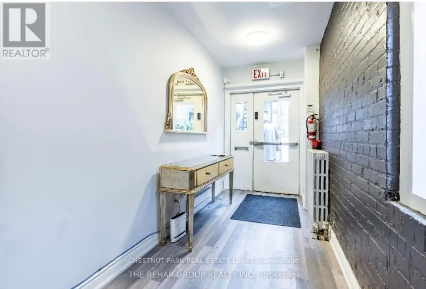 UNIT 4, RM 1 - 18 DUPONT STREET