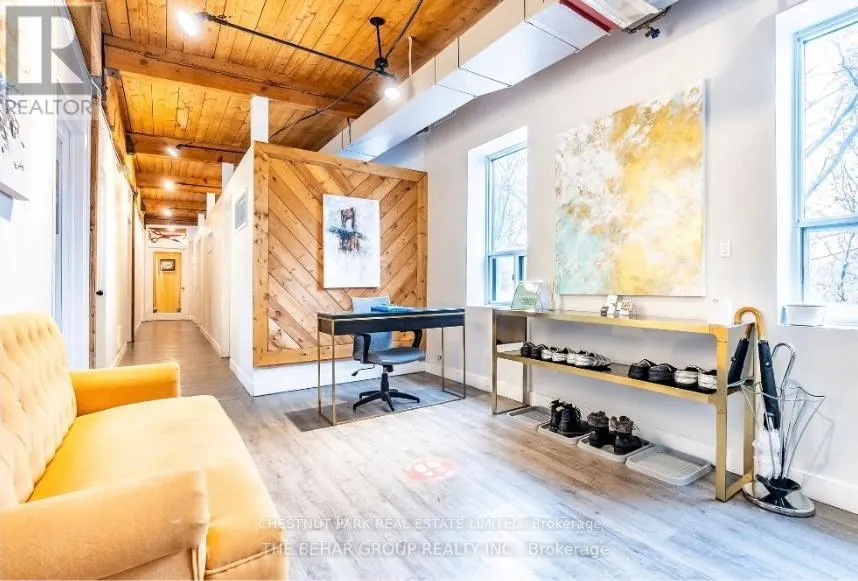 UNIT 4, RM 1 - 18 DUPONT STREET