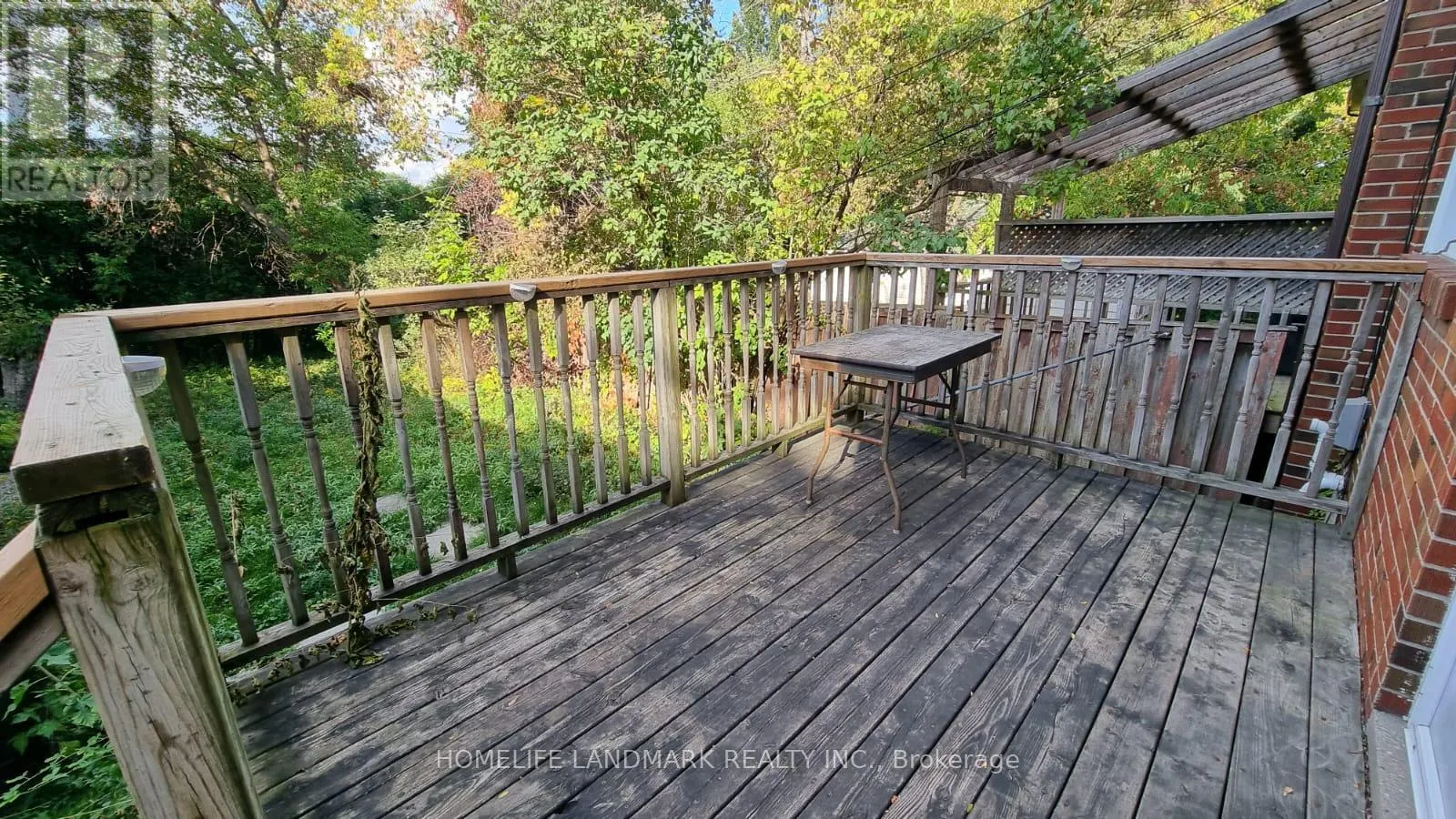 710 SHEPPARD AVENUE E