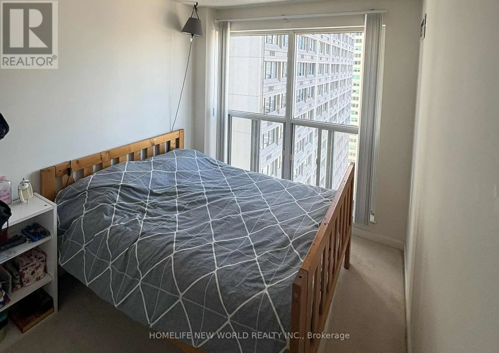 3112 - 8 PARK ROAD