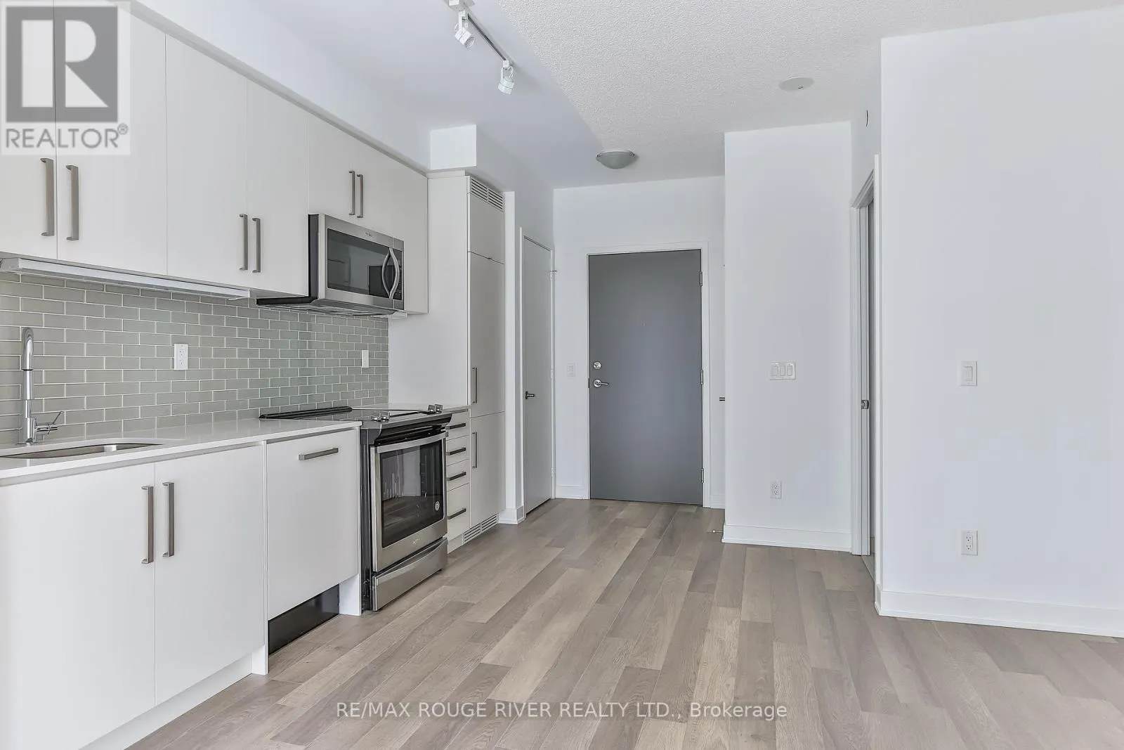 708 - 5180 YONGE STREET