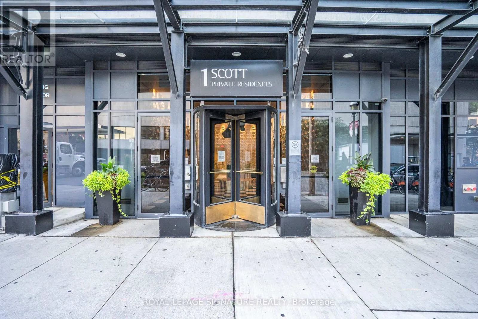 801 - 1 SCOTT STREET