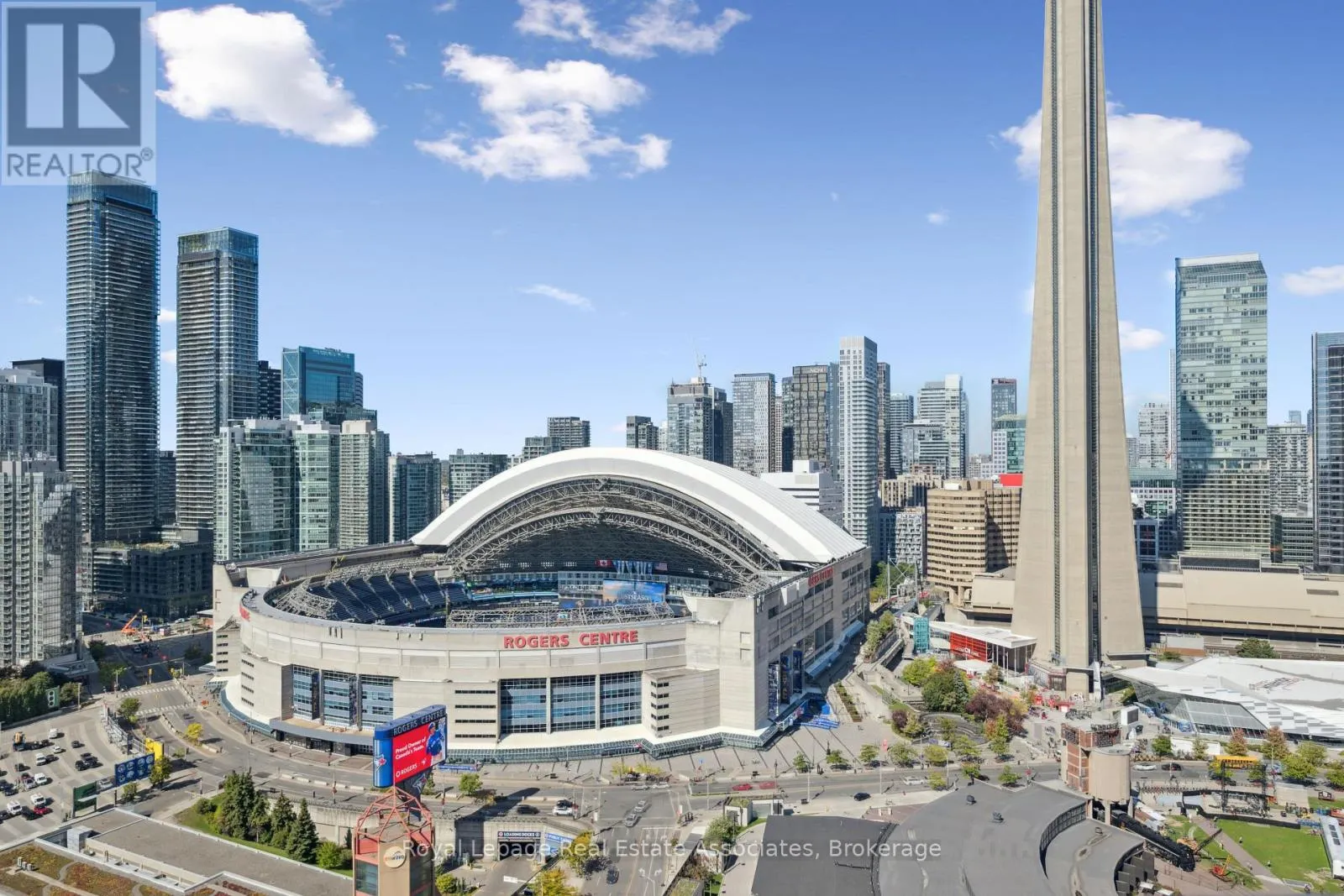 1004 - 260 QUEENS QUAY W