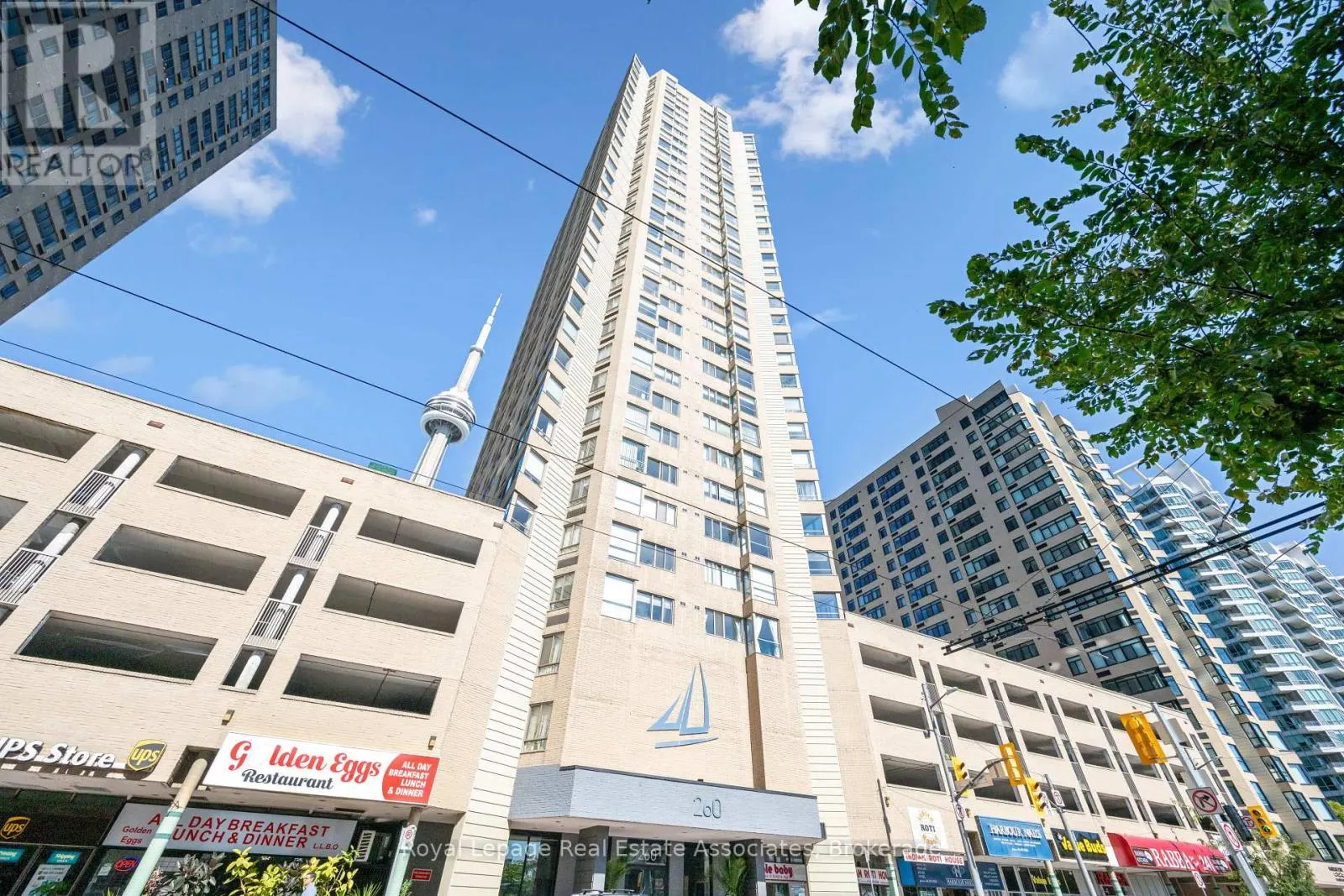 1004 - 260 QUEENS QUAY W
