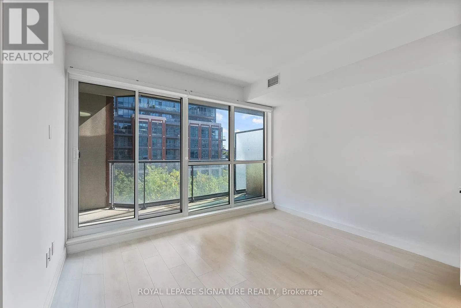 452 - 31 TIPPETT ROAD